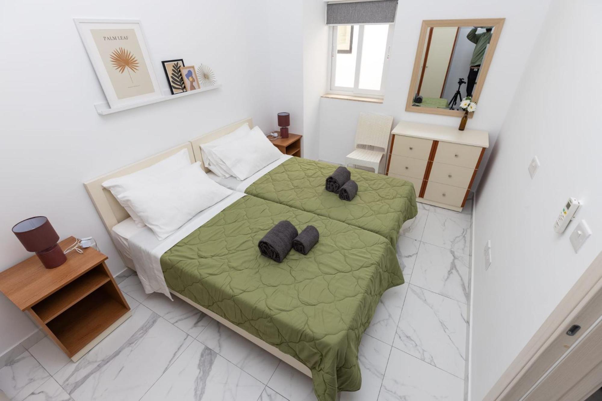 Bordino 2 Bedroom Apartment St. Paul's Bay Bagian luar foto