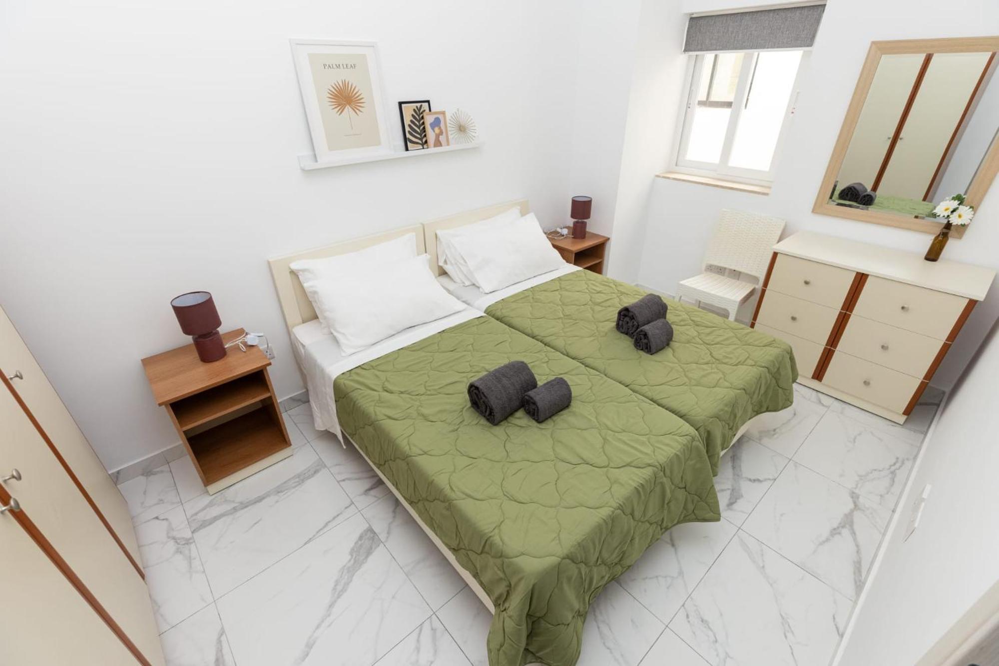 Bordino 2 Bedroom Apartment St. Paul's Bay Bagian luar foto