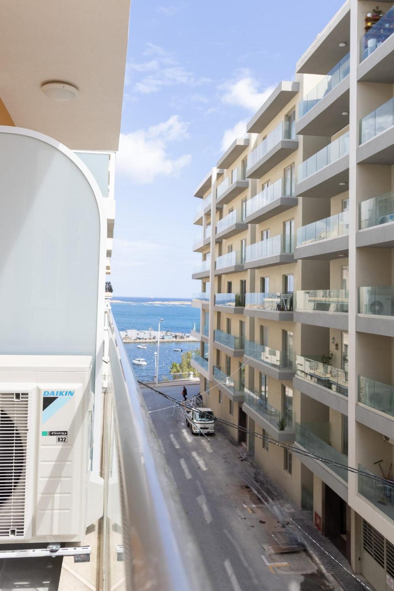 Bordino 2 Bedroom Apartment St. Paul's Bay Bagian luar foto